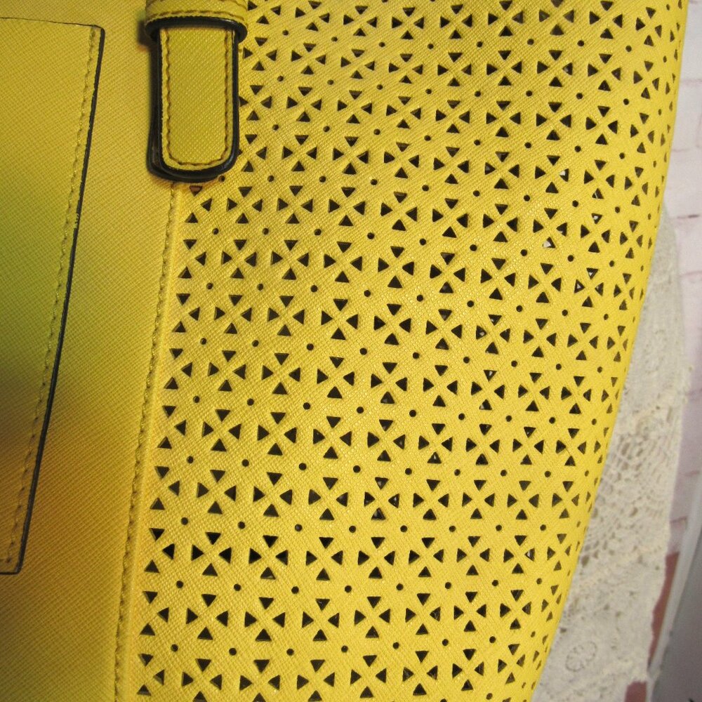 TIGNANELLO LEATHER YELLOW PERFORATED TOTE 15" X 12"small issue with strap edges - Picture 3 of 8